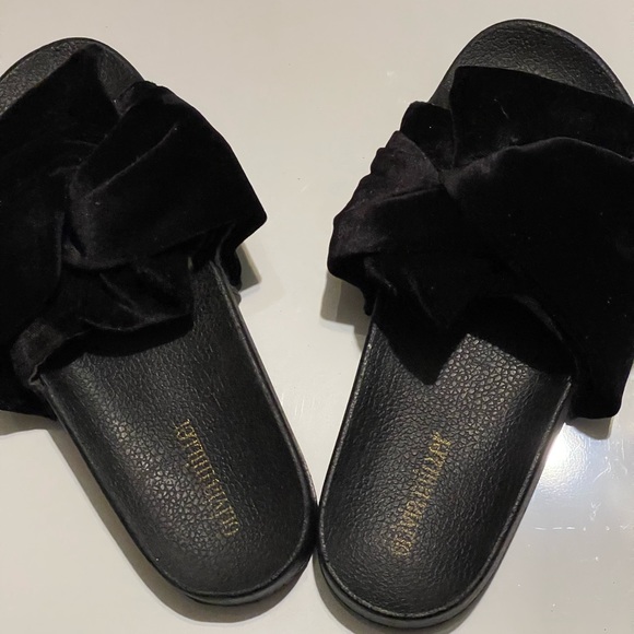 Slip on shoes size 7 - Picture 2 of 6